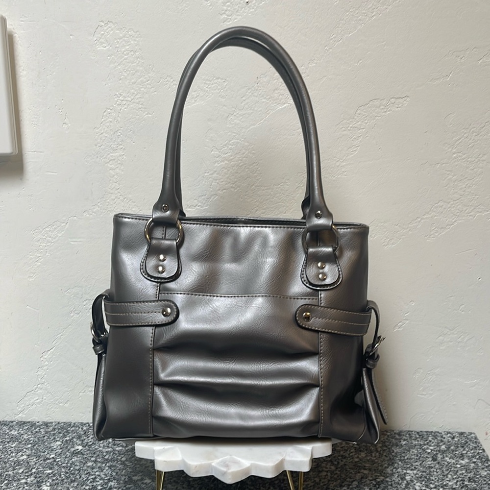 GUESS shoulder Bag-Purse Color Metallic Gray